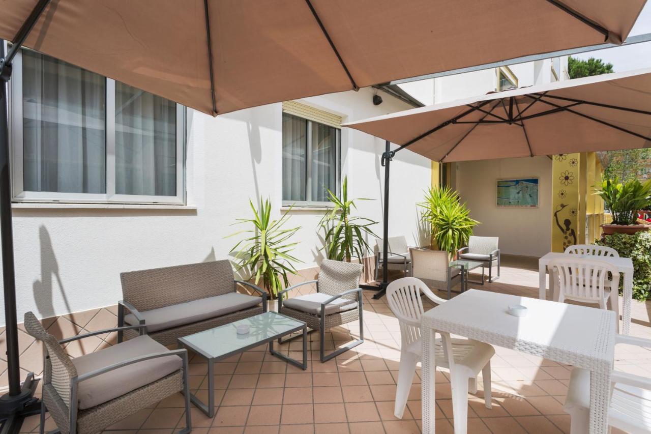 Hotel Cenisio Rimini Exteriör bild