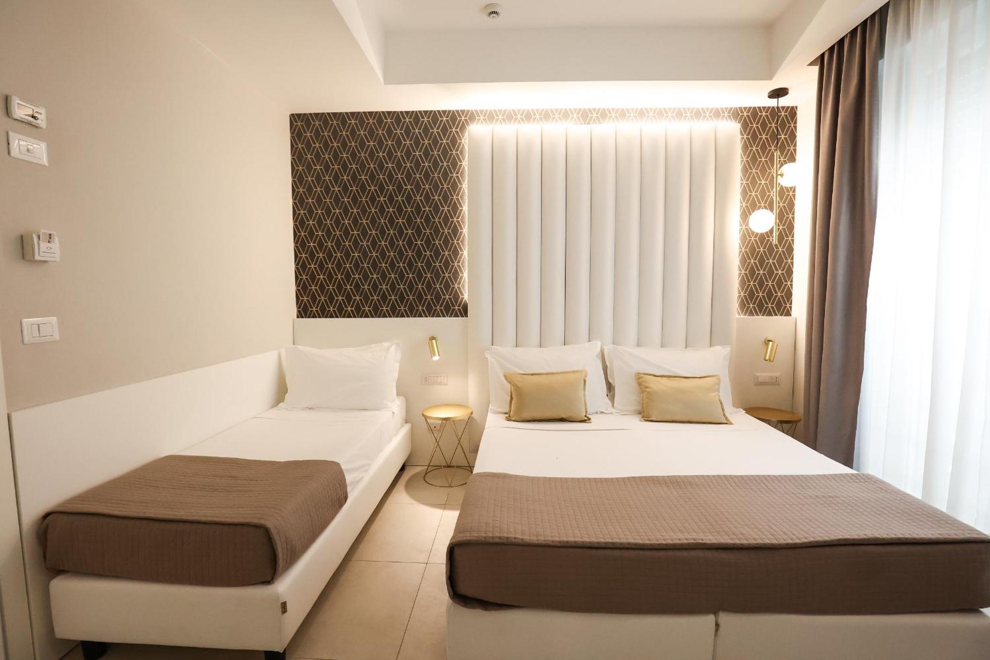 Hotel Cenisio Rimini Exteriör bild
