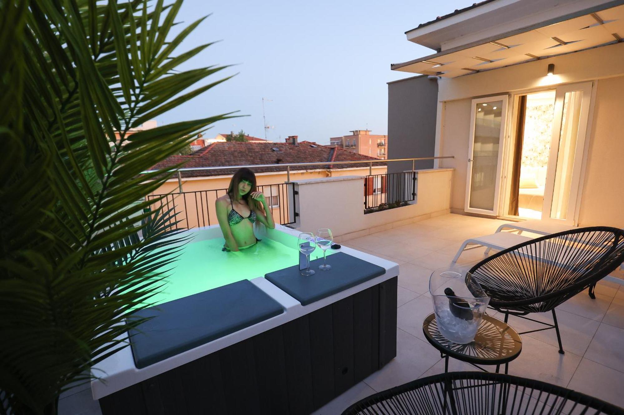 Hotel Cenisio Rimini Exteriör bild