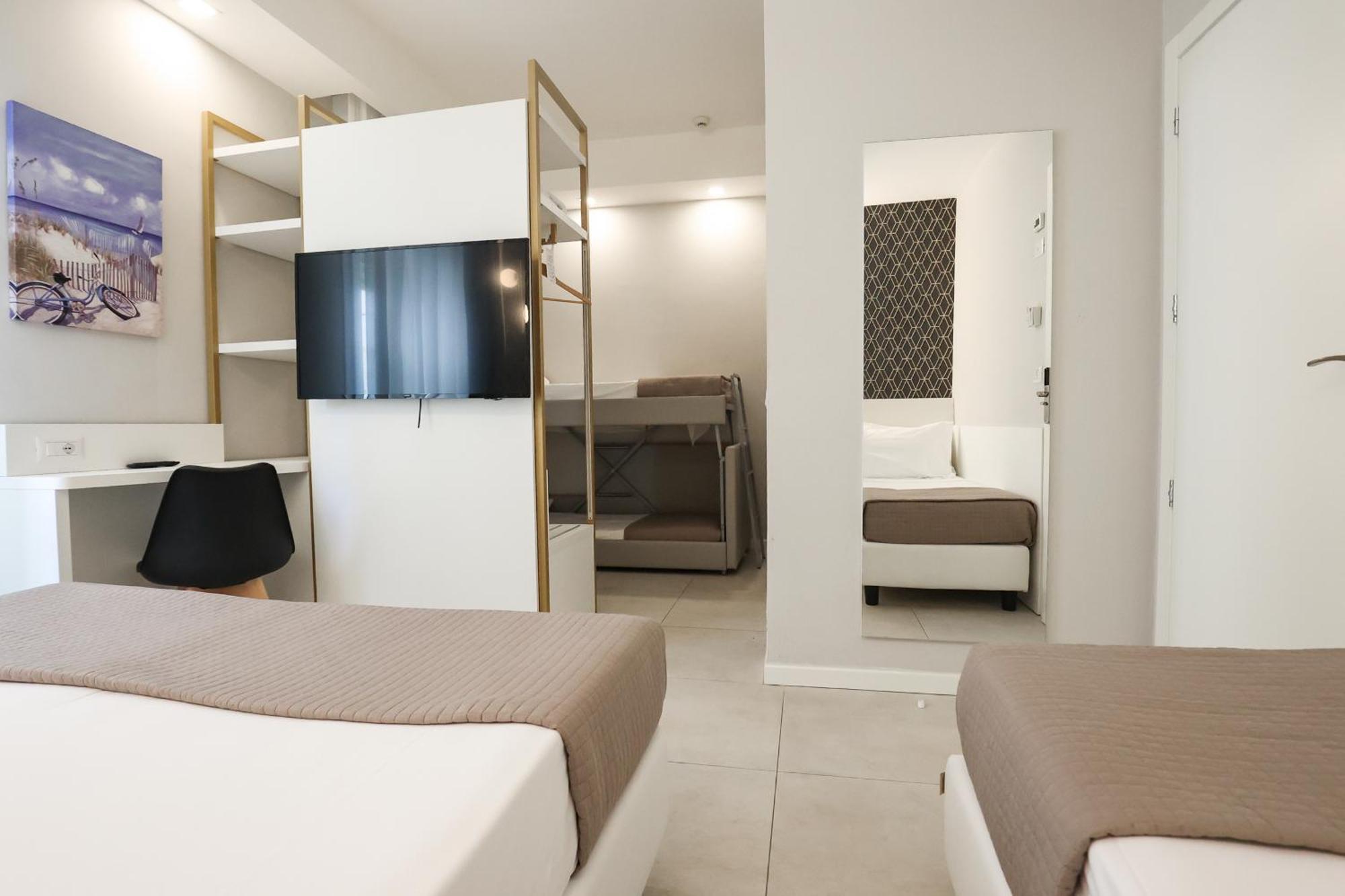 Hotel Cenisio Rimini Exteriör bild
