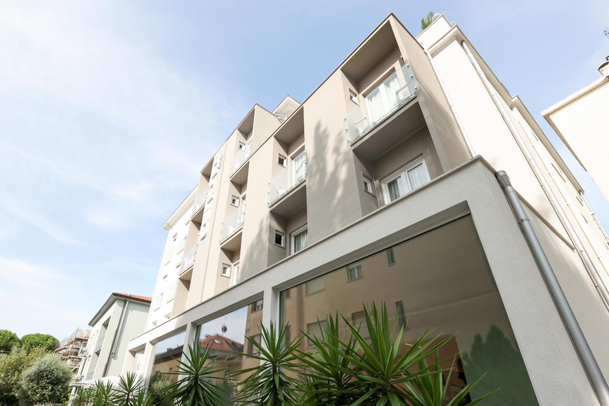 Hotel Cenisio Rimini Exteriör bild
